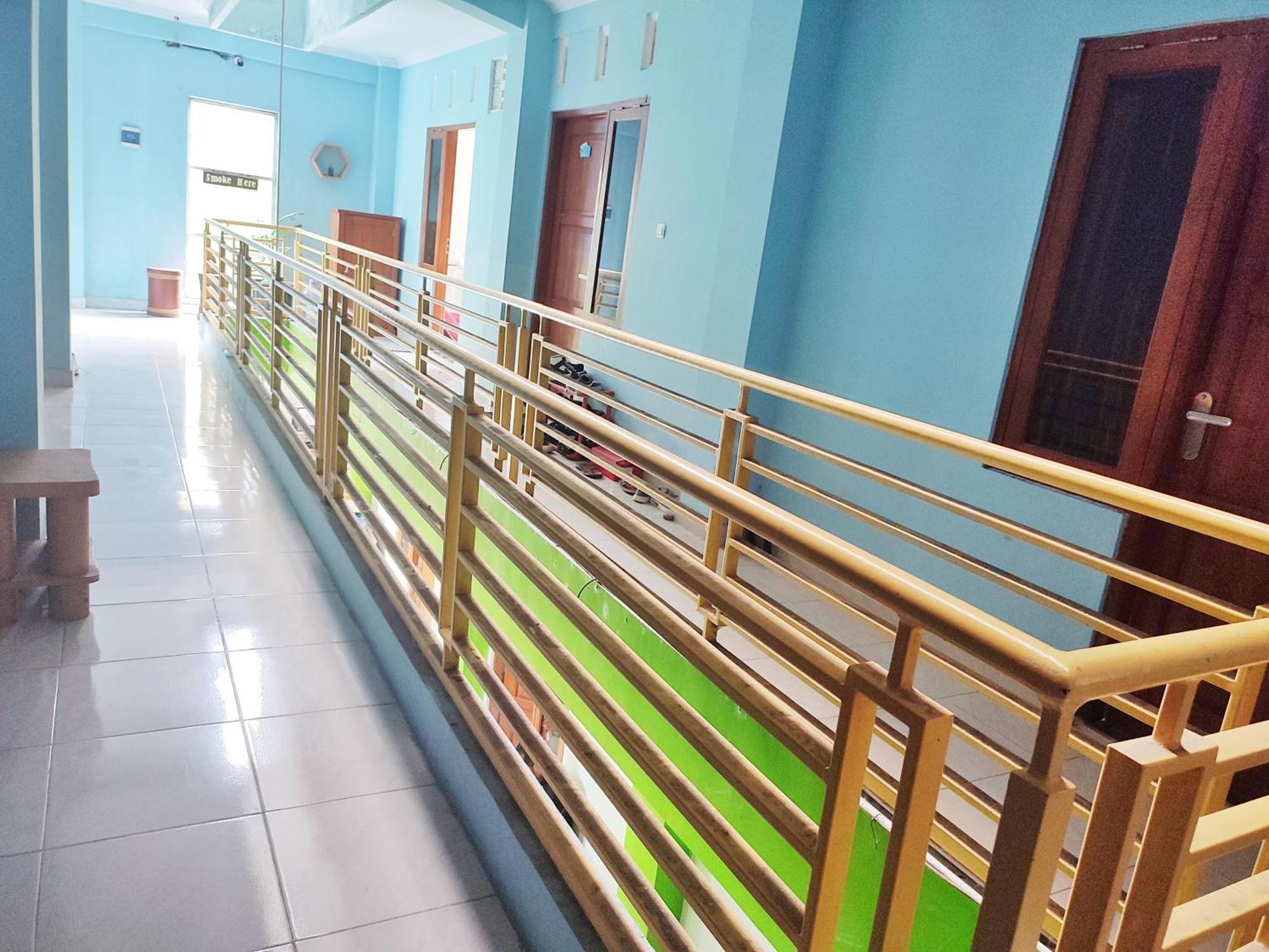 Happy Syariah Hotel Near Jombor Mitra Reddoorz 스레맨 외부 사진